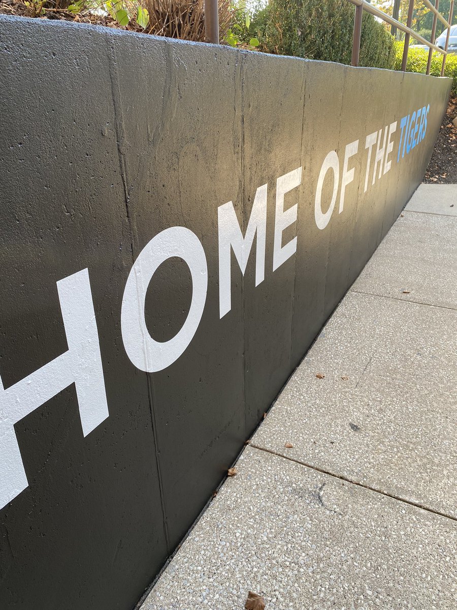 GraceTigers's tweet photo. Taking the look of the Aldrich AC up a notch! Thanks @FASTSIGNS https://t.co/Csx1ZDjzcQ