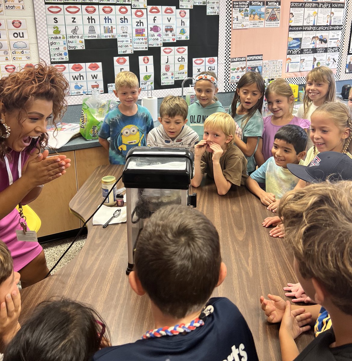 Lauren C. Gibson tweet media