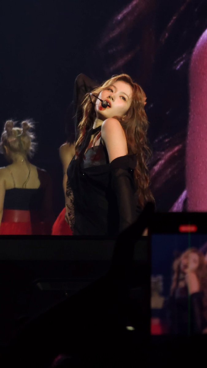_aaroneldelito's tweet photo. Sana 🥵  #TWICE_5TH_WORLD_TOUR_BULACAN #READYTOBE_IN_BULACAN_D2 #sana https://t.co/bBWNQsPemb