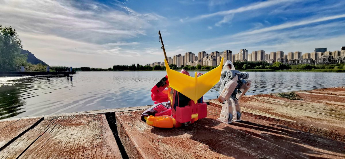 Freccia_Swipe's tweet photo. Toys dump part 2.  #HotRod #SpikeWitwicky #Jazz #OptimusPrime #HotShot https://t.co/yOkvYfLGcQ
