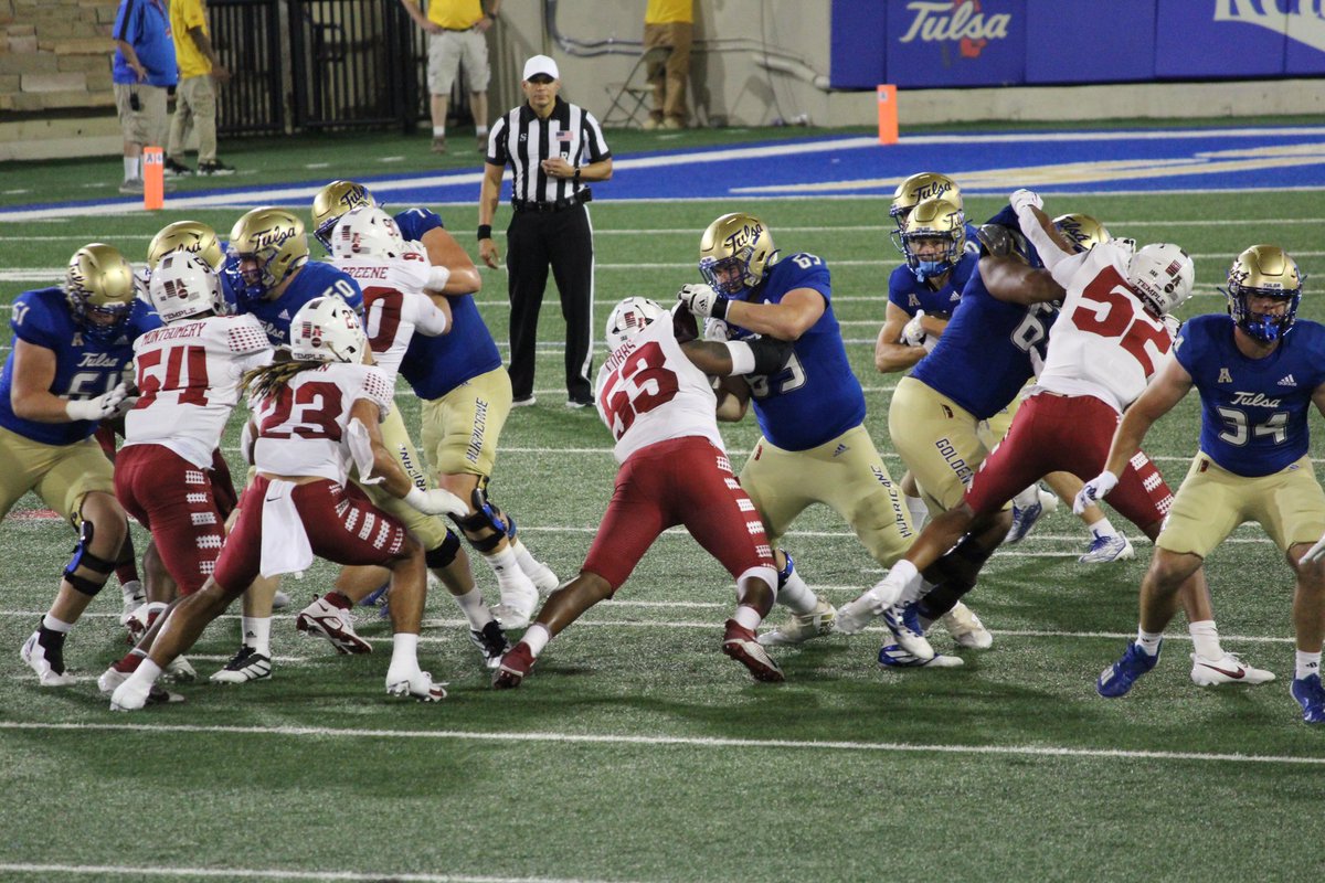 Bwise771's tweet photo. Wanted to give y'all a shout out! Thank you for helping me play next level! 
Anyone wanting to play next level Elite Chesterfield or Mid-MO is is defiantly key in making that happen! JP Rock was also incredibly helpful. 
#tulsafootball #o-line #D1 https://t.co/Z4trqExMca