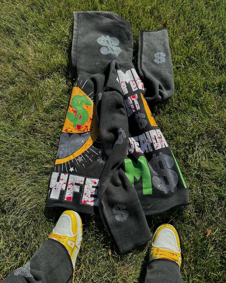 JetLyfeCo's tweet photo. EVERYDAY I WANT $ BUNDLE
AVAILABLE NOW
500 GSM, ACID WASH.
JUMBO SCREEN PRINT.
RHINESTONES.
HOODIE: SLIGHT CROP FIT
JOGGERS: FLARED

FREE SHIPPING
FITS: TRUE TO SIZE, S-3XL
PIECES ARE SOLD SEPARATELY 

COMMENT SOME 💲💲 FOR A CHANCE TO WIN A FREE $ET! https://t.co/y0ZKDRn6iT