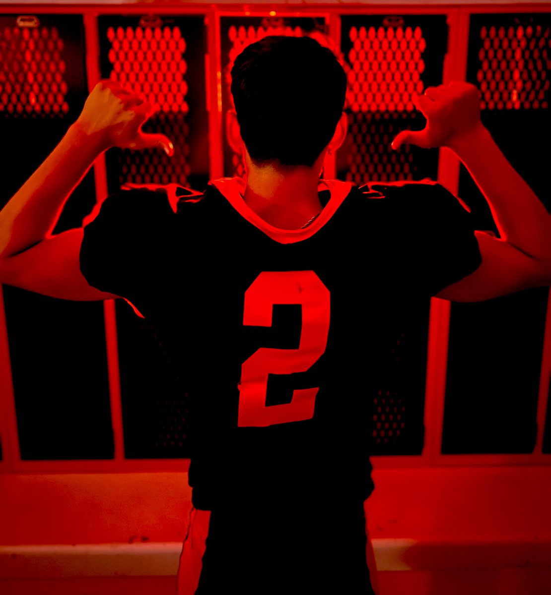 JayGod_19's tweet photo. Some more pics from the shoot #2024 @PrepRedzoneNM @NMrecruits https://t.co/J2FfAUYyKu