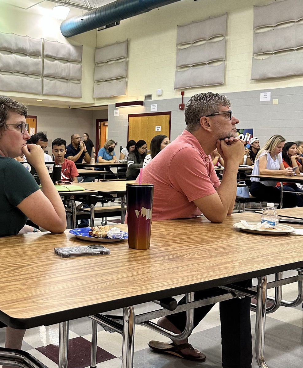 Wonderful parent and staff engagement focused on school improvement, testing, future topics for community involvement, PTA support of our staff and students, and so much more at our PTA meeting tonight! Our FVES PTA rocks! 💕🌸💕