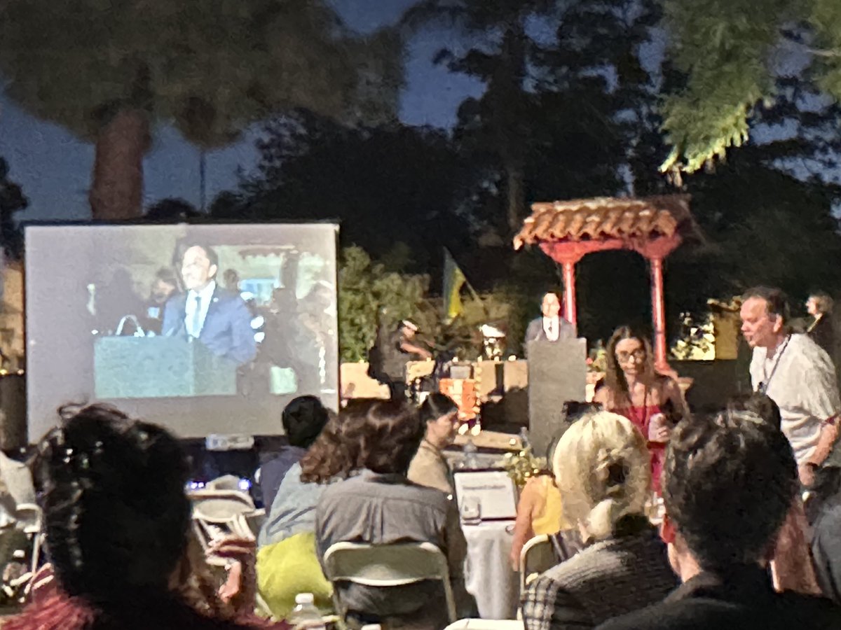 Eileen Gaffen tweet media