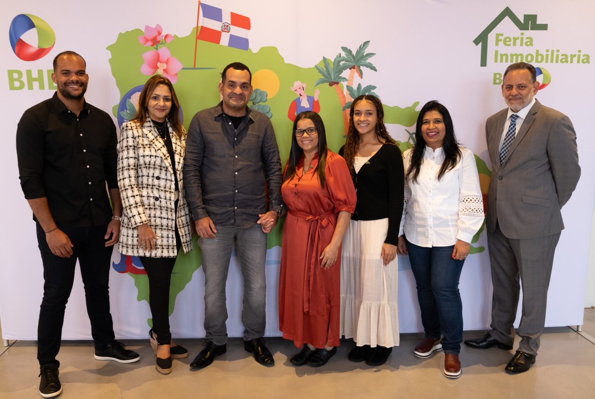 BancoBHD's tweet photo. Agradecemos la confianza de nuestros clientes por participar en la realización exitosa del primer piloto del país de una firma de contrato de compraventa y préstamo hipotecario por un canal digital, un hito en nuestra historia.
#FeriaInmobiliariaBHD #BHDDigital #CompromisoBHD https://t.co/53MoHpHI9m