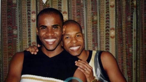psiafro's tweet photo. O filme ''Nosso Sonho" (2023) que conta a trajetória de Claudinho e Buchecha, é uma referência de narrativa de cuidado e acalanto quando falamos sobre negritude, masculinidades e aquilombamento! Vale a pena assistir! #filmesbr https://t.co/8I5IPQMMFr