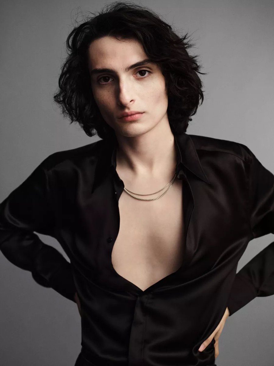 fwolfhardupdate's tweet photo. Finn Wolfhard talks about fragrance and what makes him feel himself in a new interview with @people :
- Considers himself lucky to be part of the #MYSLF campaign and “like l'm doing something artistic” wearing the new scent
- Is now a “self-described ‘subtle wearer’ who associates fragrance with his mood”
- Finn feels most himself when "around my friends or if I'm directing or producing”

🗞️ Read the full interview here: https://t.co/Toa7BUUi5i