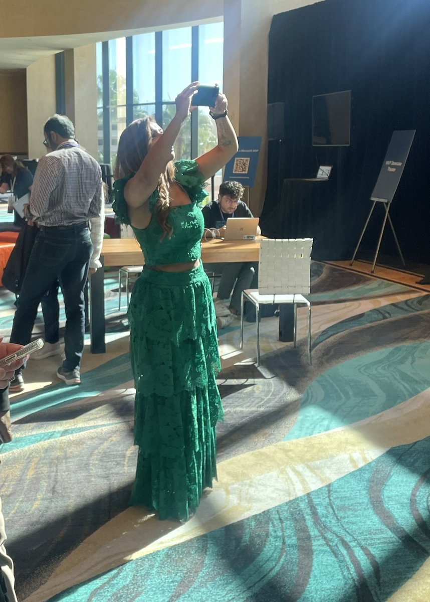 If you’re friends are not taking pics from all angeles like <a href="/donasarkar/">Dona Sarkar</a>  don’t bring them to a conference #MPPC