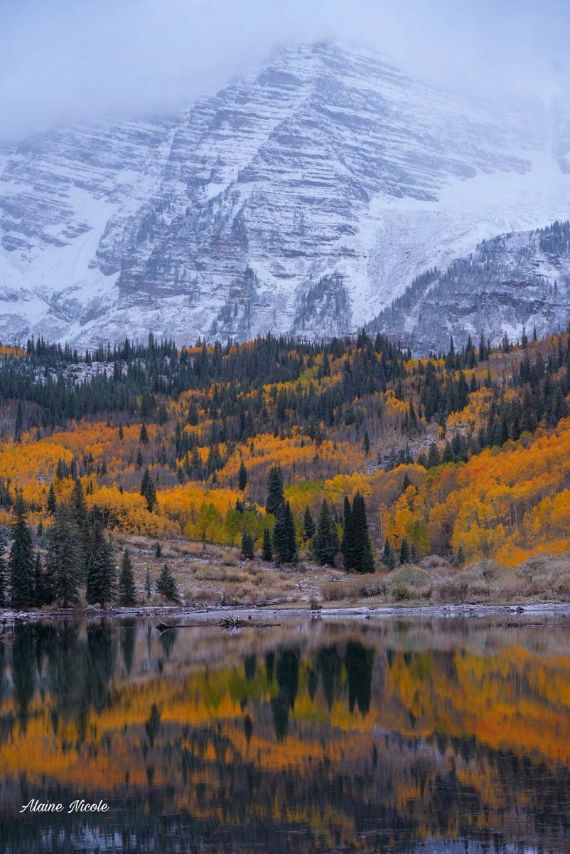 DenverChannel's tweet photo. "Snowy Morning at Maroon Bells 🌨🏔🍂✨️
Maroon Bells
Aspen Co
10/3/23"

📸: Alaine Nicole - Discover Colorado | Through your photos https://t.co/kCeccp68Ut