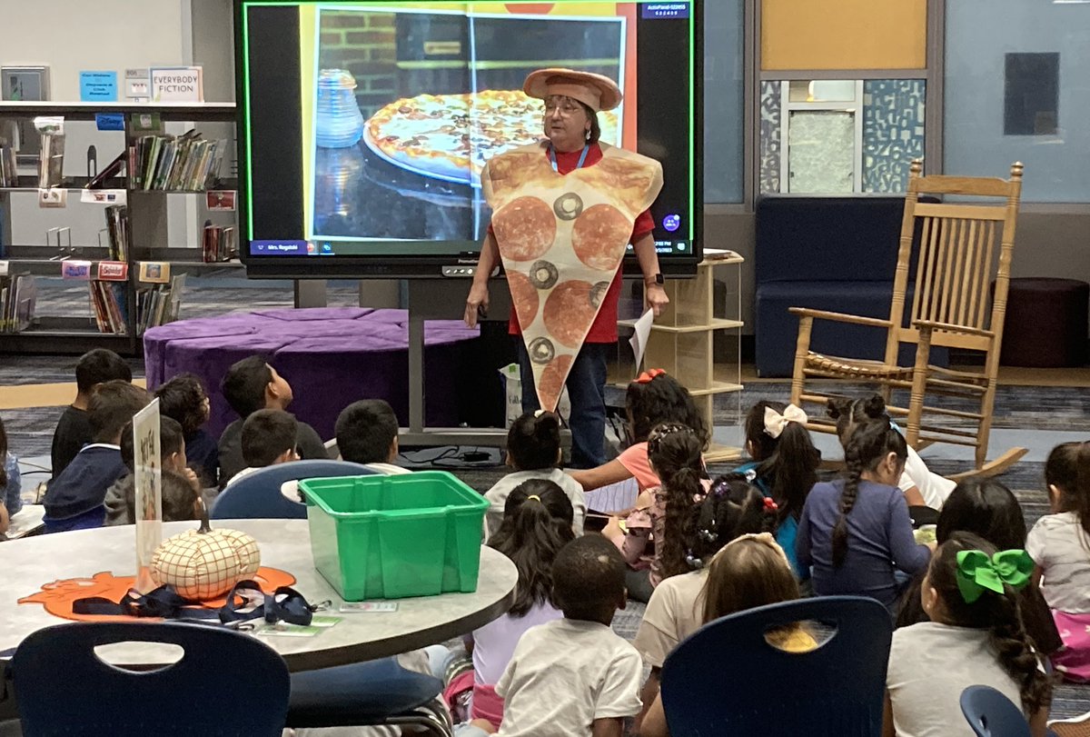 You never know what fun you’re going to find in the library with Mrs. Rogalski! 🍕 🎉 @BaneElementary @BaneLibrary