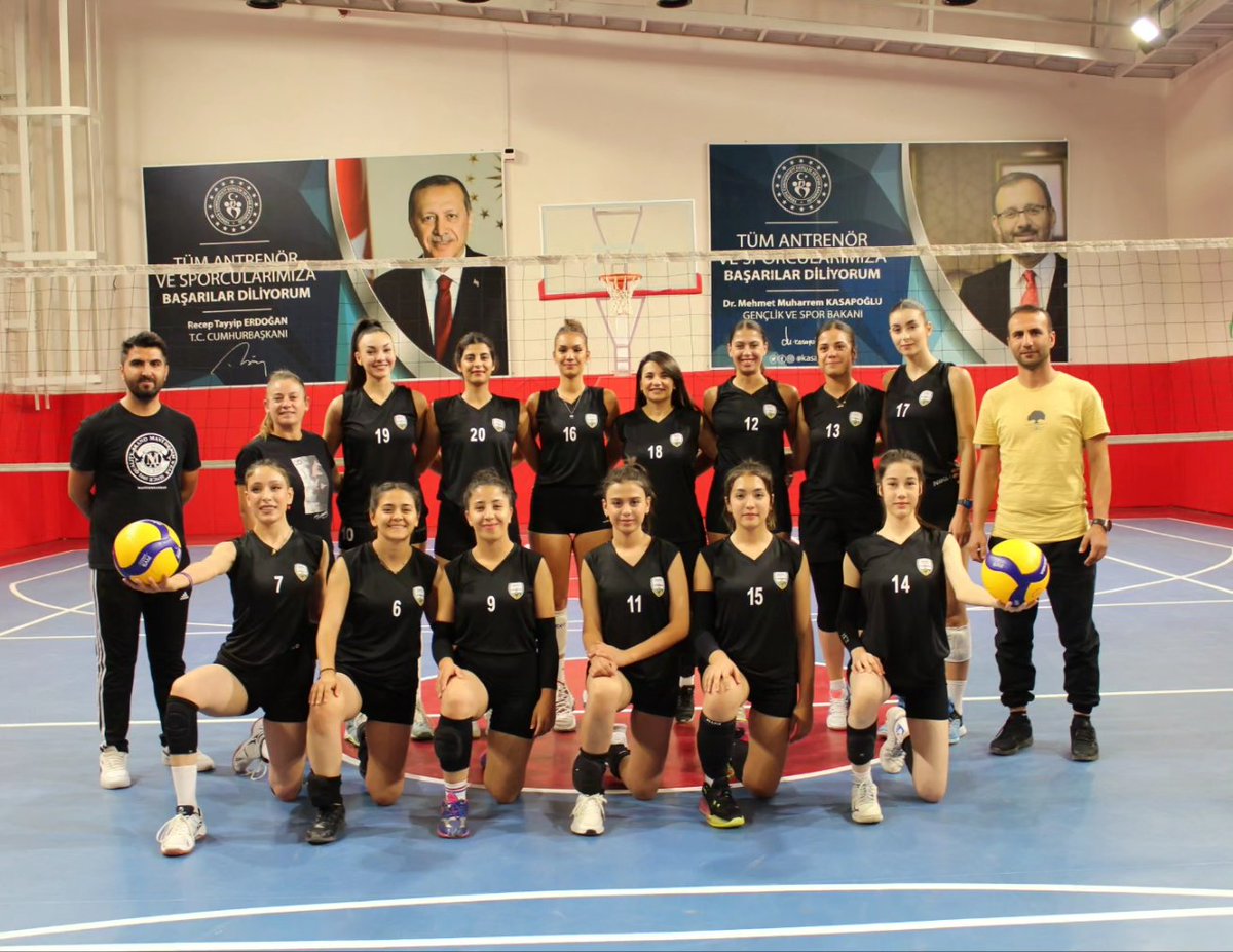 Besni_GSK's tweet photo. MAÇA DAVET...
TVF Kadınlar 2. Lig 15. Grupta mücadele edecek olan Besni Gençlik Spor Kulübü Sezon öncesi İlk hazırlık maçını 2. Lig 16. Grupta mücadele eden Diyarbakır İçkale Spor Kulübü ile yapacak. Tüm sporseverleri bu pazar Besni İlçe Spor Salonuna bekliyoruz. https://t.co/Bx93DEvGOP