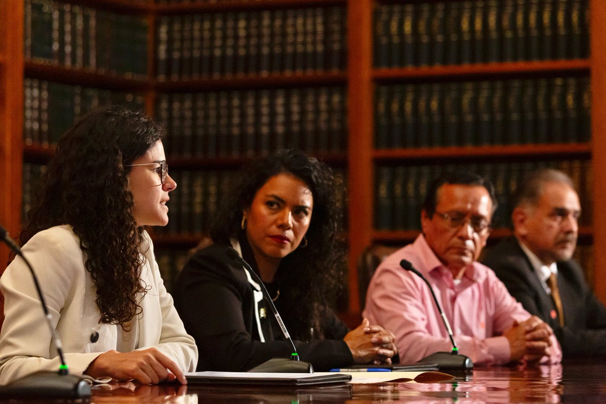 Celebramos el acuerdo alcanzado con el Sindicato Único de Notimex y su Secretaria General, Adriana Urrea.

Estamos comprometidos con la protección y el respeto a los derechos individuales y colectivos de las y los trabajadores.

Aunque el acuerdo tomó tiempo, se pone de