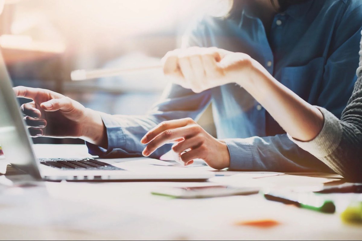 "Believe in yourself, and don't let anyone tell you that you can't do something because of your gender." <a href="/Wake_Cap/">WakeCap</a> co-founder Ishita Kochhar (<a href="/IshitaSood02/">Ishita Sood</a>) on what it takes to be a female entrepreneur in a male-dominated industry: buff.ly/47V3uuM  #women #entrepreneurs