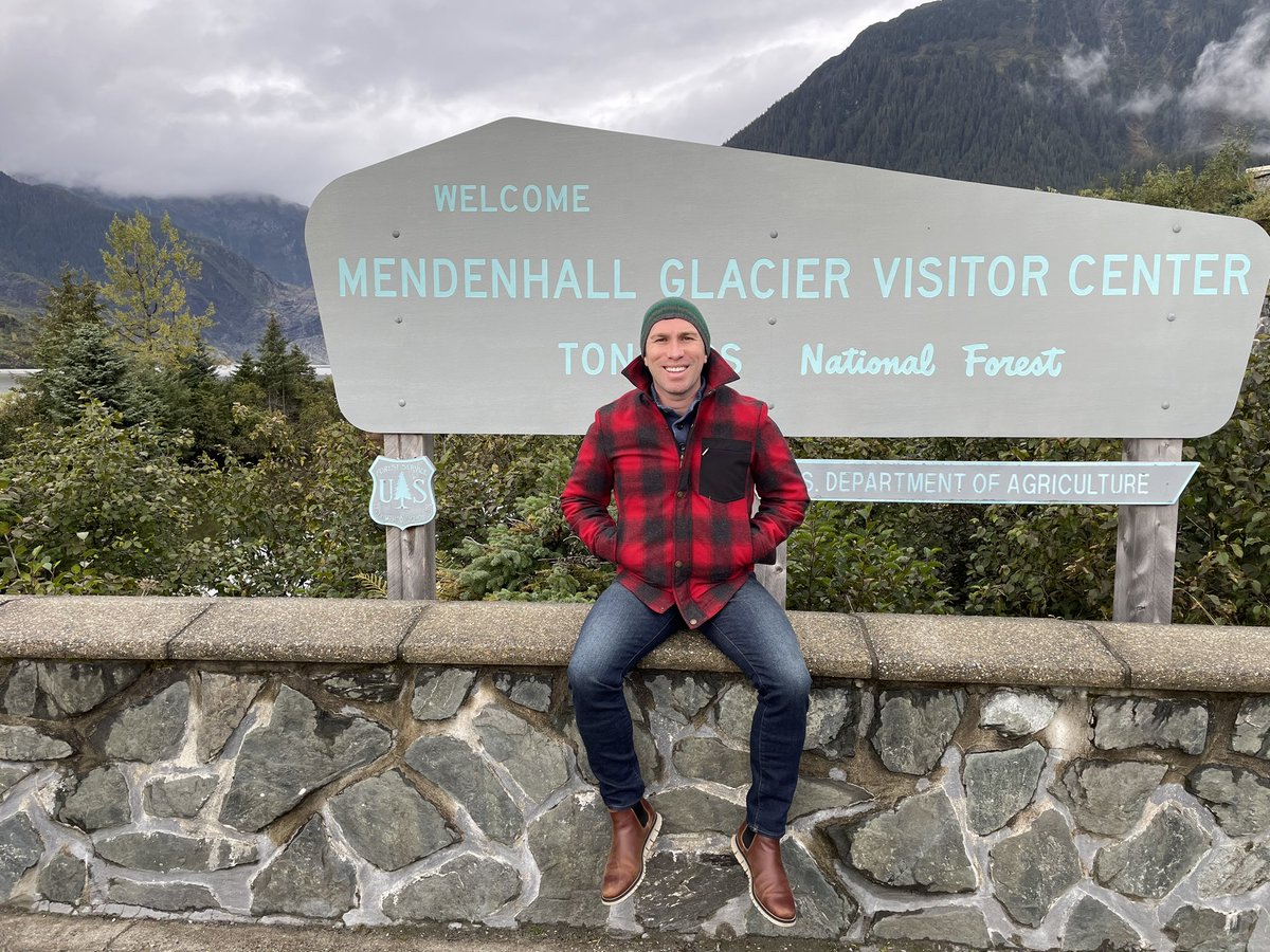 ZachLashway's tweet photo. Cooled off and chilled out 🏔️ 🌲 🌊 https://t.co/vcfBznDHhw