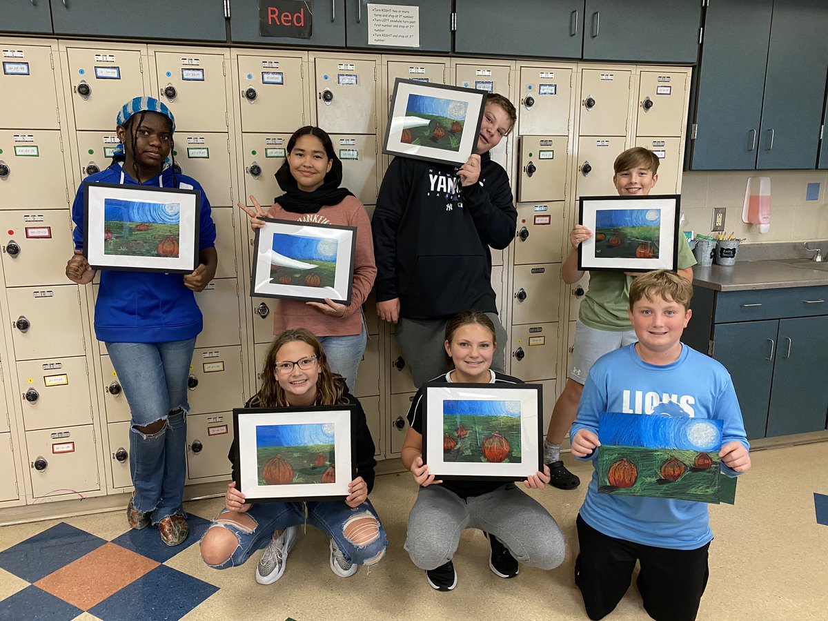 WMS Art Night October 2023
Students created pumpkin patches with oil pastel and went home with a framed work of art.