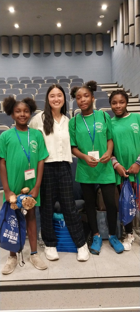 FrenekaMinter's tweet photo. Late post: The @TNGirlsInSTEM conference was a hit on Saturday. Maria Hite, 2nd year @MeharryMedical student, was a phenomenal Keynote Speaker and was a TGIS conference attendee in high schoo. @Cre_Shannon also shared her book. My cousins loved them both. https://t.co/owPAVGo7Um