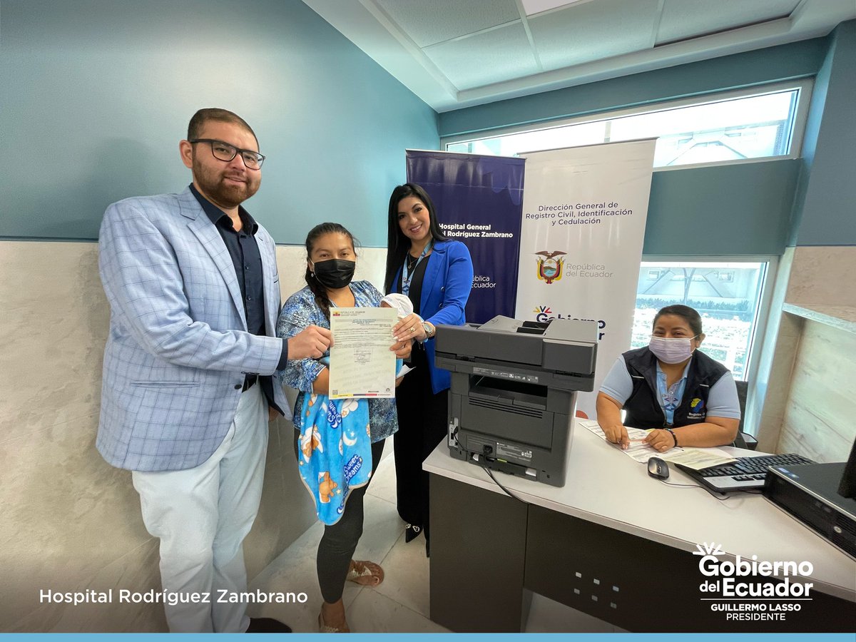 HRZManta's tweet photo. Eider Emanuel fue el primer nacido vivo  inscrito en la nueva oficina del Registro Civil que se reaperturó hoy en nuestro servicio hospitalario, en articulación con la Coordinación Zonal 4 de esa institución 🏥✅🪪 https://t.co/s8612nhCI6