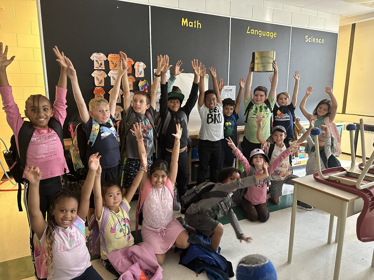 So proud of this years first Golden Garbage Can winners! 

These grade 3s are truly going above and beyond to be the leaders of the primary hall! Keep up the hard work Mrs Moreland’s class! <a href="/John23OCSB/">St. John XXIII School</a>