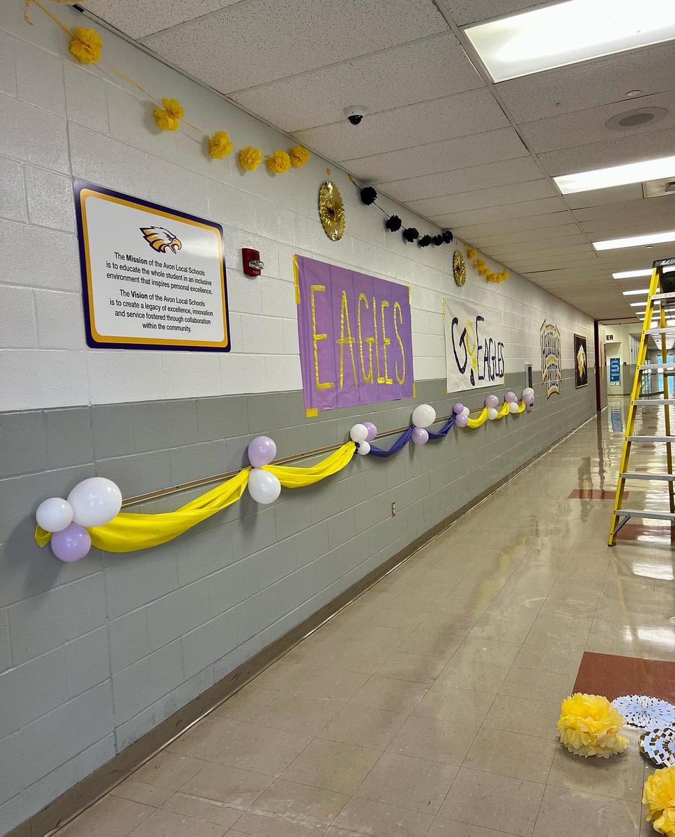 We are SO THANKFUL for our amazing heritage families! They made our building so festive for our homecoming week. Big thank you to our amazing boosters for organizing. #howluckyarewe #goeagles #AvonHeritage
