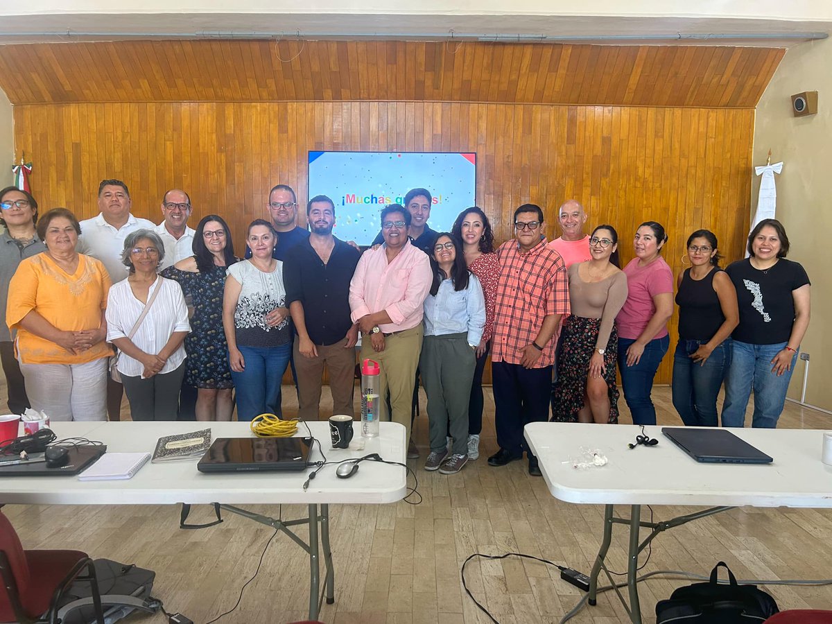 ComunicaBCS's tweet photo. El reciente fin de semana recibimos el taller “Herramientas Digitales”, impartido por Oscar Rosales del grupo @Factual_MX, en el que se nos capacitó en  el manejo de Google Earth Studio, Pinpoint y Google Trends que sin duda nos serán de gran utilidad. https://t.co/2fHVOd44Qd