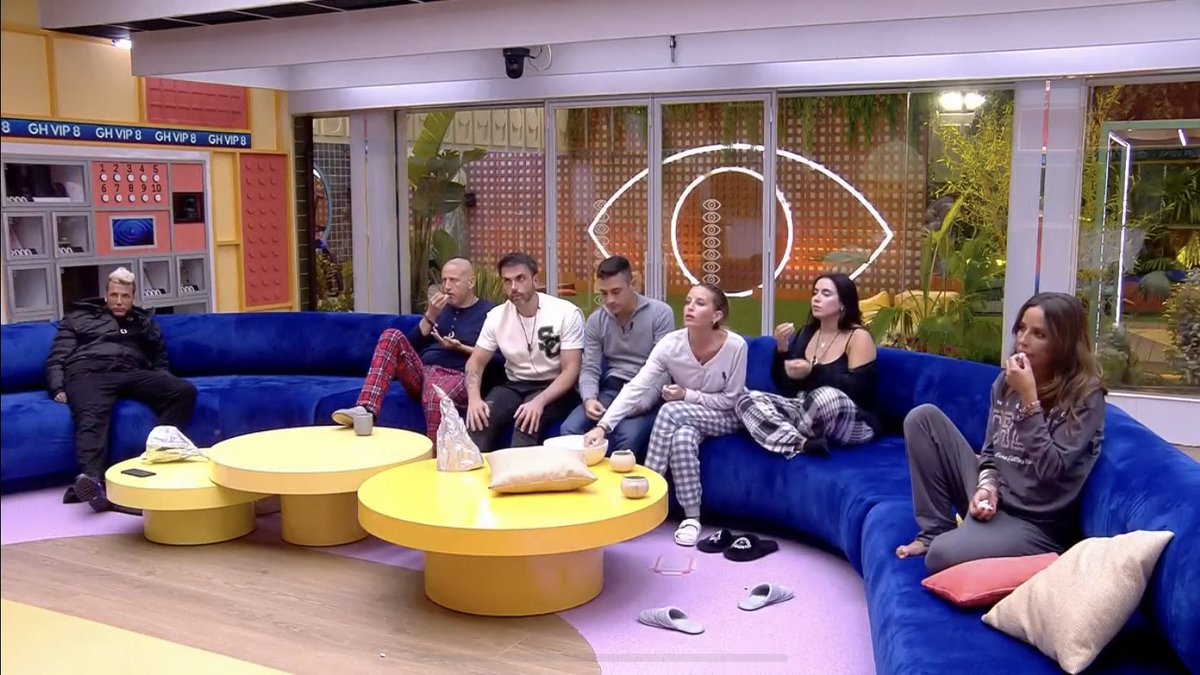 missdxrkness's tweet image. Lo que me representa Alex cuando se ponen a jugar a juegos de parvulario 
#GHVIP3O