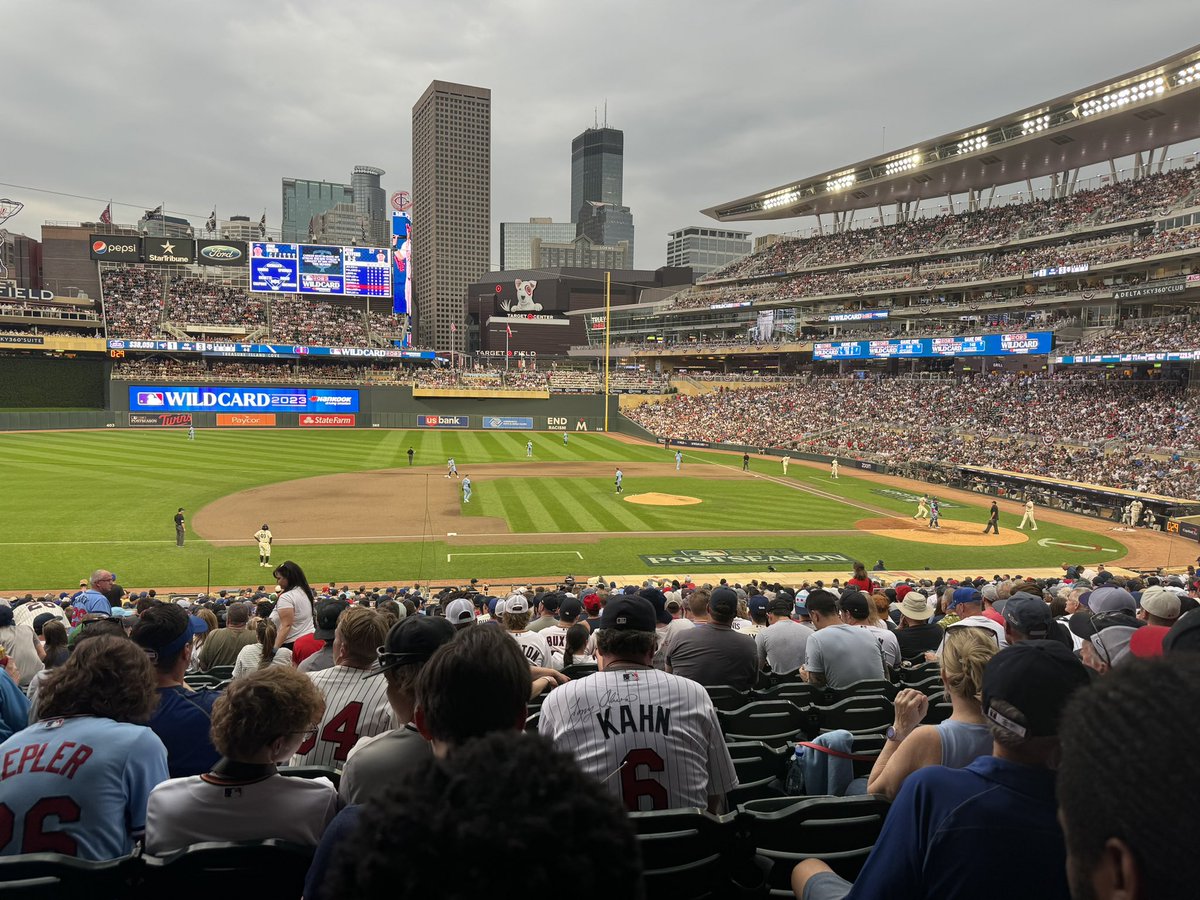 @TimMiller44 @GephartShaun @DaveM_MN @JohnLoughren enjoying the twins game in a while!!!