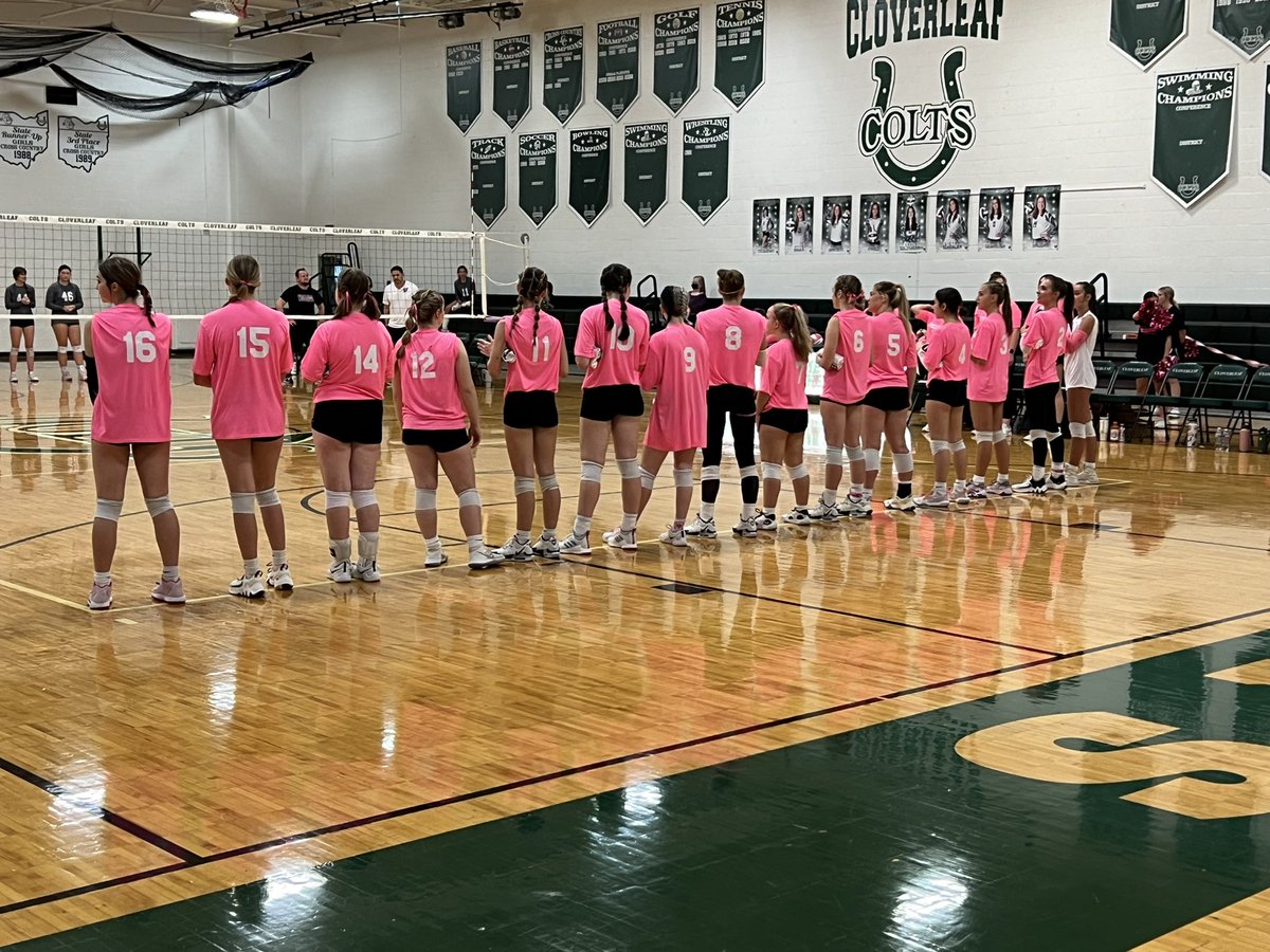 Great crowd tonight for Volley for the Cure! Go pink!