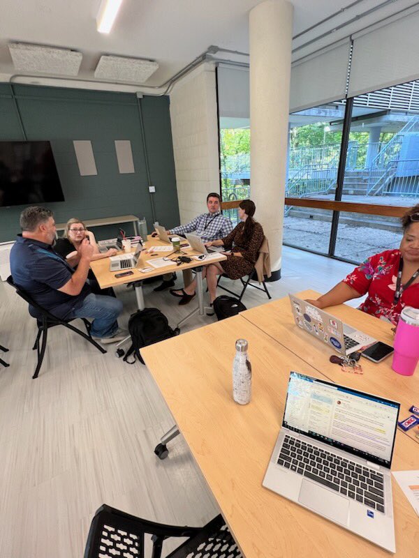 bcps_par's tweet photo. CT mentors met with first-year CTs to help plan for their first PAR Pair meetings and collaborate about scripting, data collection, coaching conversations, resources, and scheduling. What a great afternoon of professional learning during this Mentor/Mentee collaboration! #BCPSPAR https://t.co/zienyZf5OT
