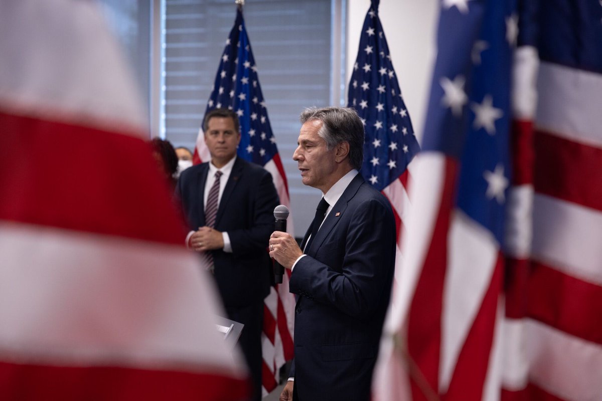 SecBlinken's tweet photo. The @StateDept has employees all over the United States working to move our mission forward. I had the chance to thank our @StateDeptDSS agents, Office of Foreign Missions staff, and @TravelGov colleagues based in Houston for the work they do on behalf of the American people. https://t.co/hPSec8mlGc