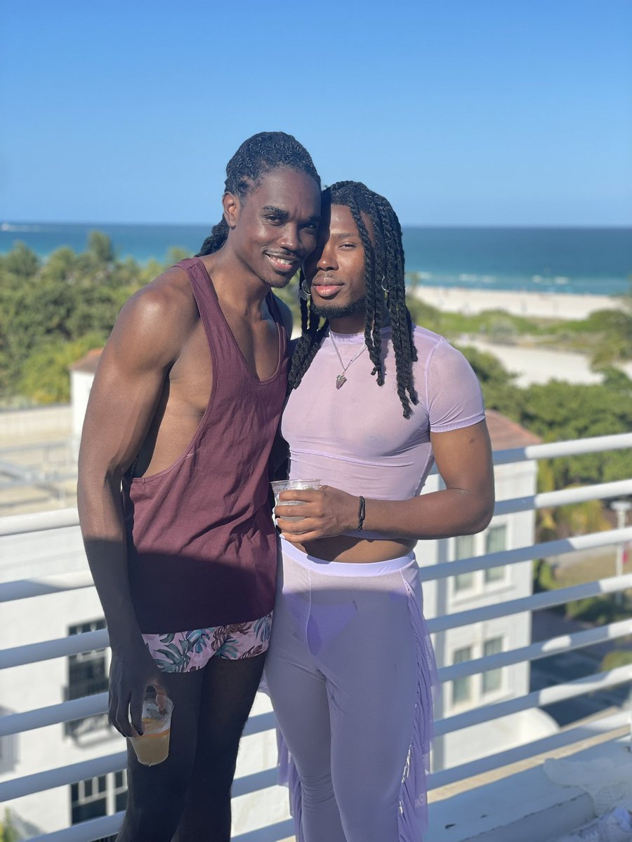 Nigee_Uno's tweet photo. #NationalBoyfriendDay my sweetheart @inspirEDucator 💜 https://t.co/aaMxLzlreX