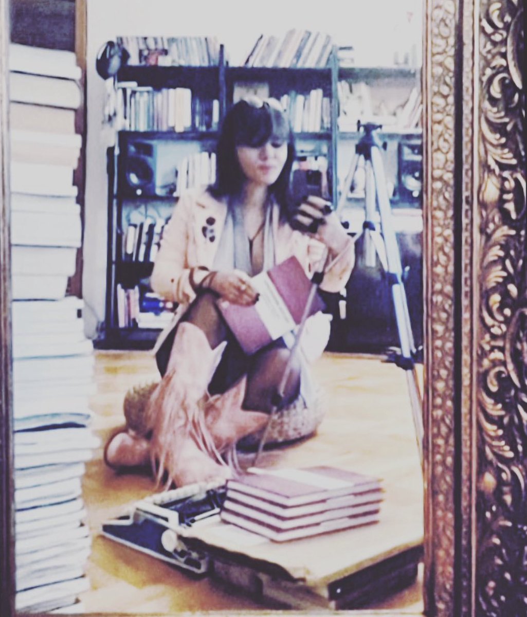 my new philosophical book out today 
2🫶🏿23 Political Narratosophy Routledge  Press