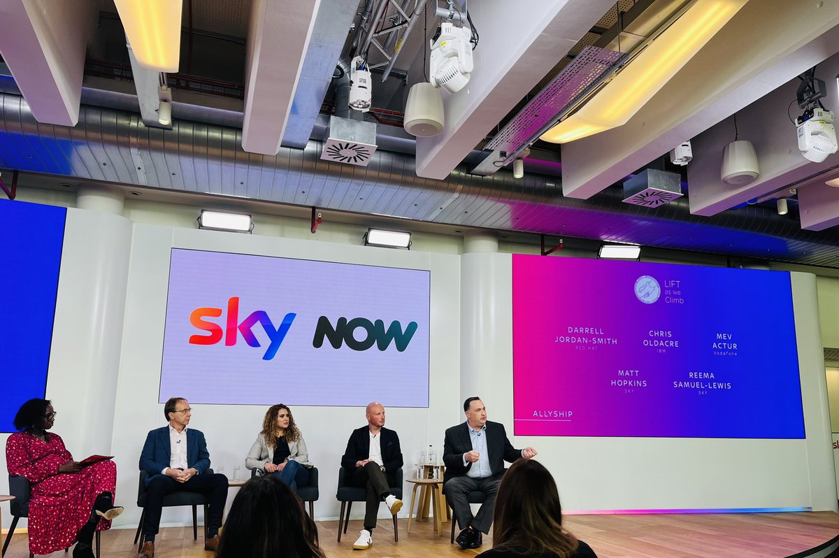 darrelljs's tweet image. Great to be on stage at the 3rd edition of #LiftAsWeClimb to talk about #Allyship and how it evolves at different life stages. As leaders we have the opportunity to change the rules, anchor the cargo net and value those who traverse it to lift them up.