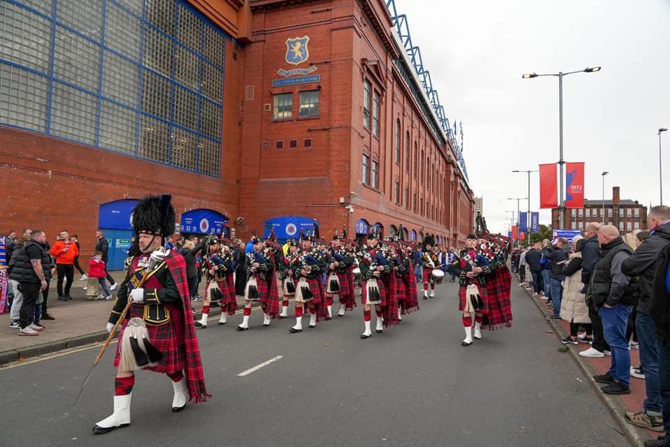 RFC_Michael_'s tweet photo. The Pipes and Drums of the Royal Corps of Signals at Ibrox on #ArmedForcesDay 🇬🇧 https://t.co/whw2a7xdzn