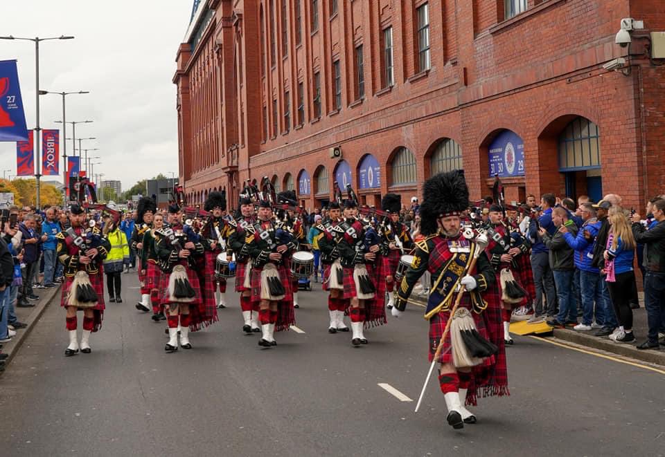 RFC_Michael_'s tweet photo. The Pipes and Drums of the Royal Corps of Signals at Ibrox on #ArmedForcesDay 🇬🇧 https://t.co/whw2a7xdzn
