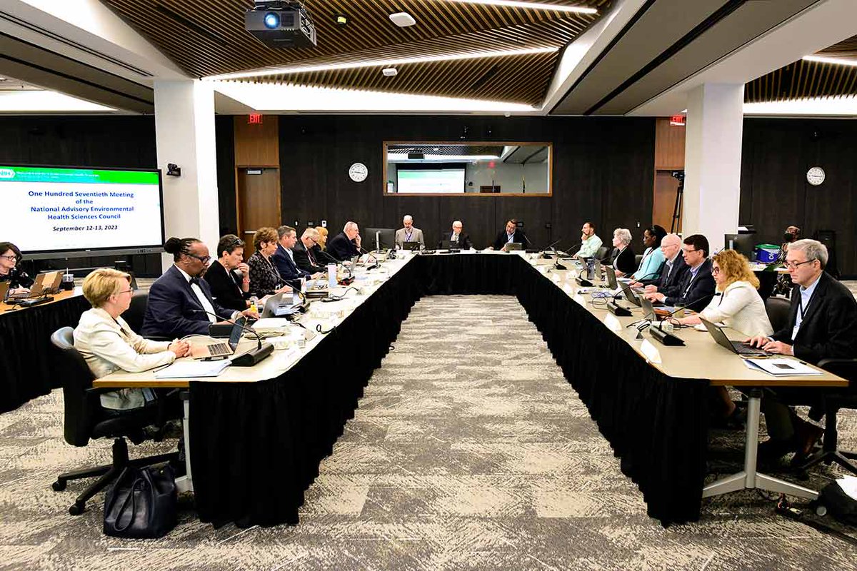 EPIGENETICA47's tweet photo. AI, epigenetics hot topics at advisory council meeting.
Artificial intelligence can help explore gene-by-environment interactions and manage information-flooding, experts say.

#AIepigenetics https://t.co/8t9vkrme7L