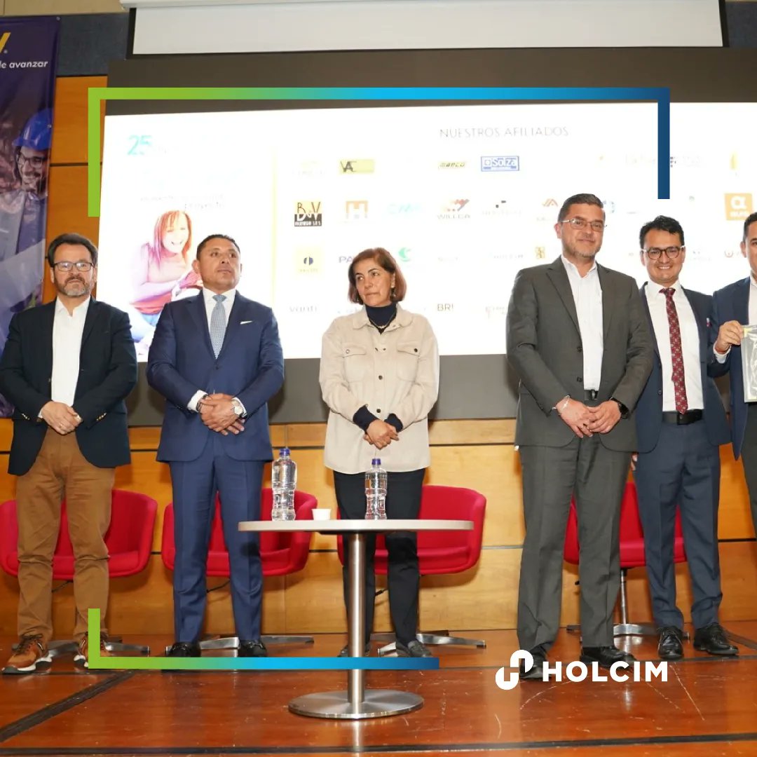 HOLCIMColombia1's tweet image. Agradecemos a @CamacolBoyCas por el reconocimiento que exalta nuestra labor empresarial, el aporte al sector constructor y al desarrollo de la región
Felicitamos a Camacol Boyacá y Casanare por sus primeros 25 años construyendo oportunidades para la región.
#ConstruyendoProgreso