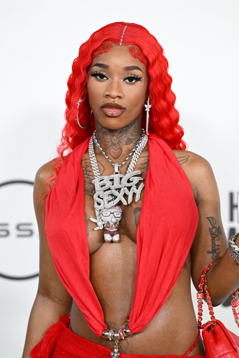 ComplexMusic's tweet photo. SEXYY RED 💋 #BetHipHopAwards https://t.co/b1syblBoVY