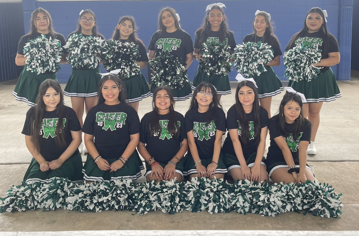 Edison Cheer ready for the 1st game if the season 🏈📣<a href="/EdisonMS_Sports/">Edison MS Ranger Athletics</a>