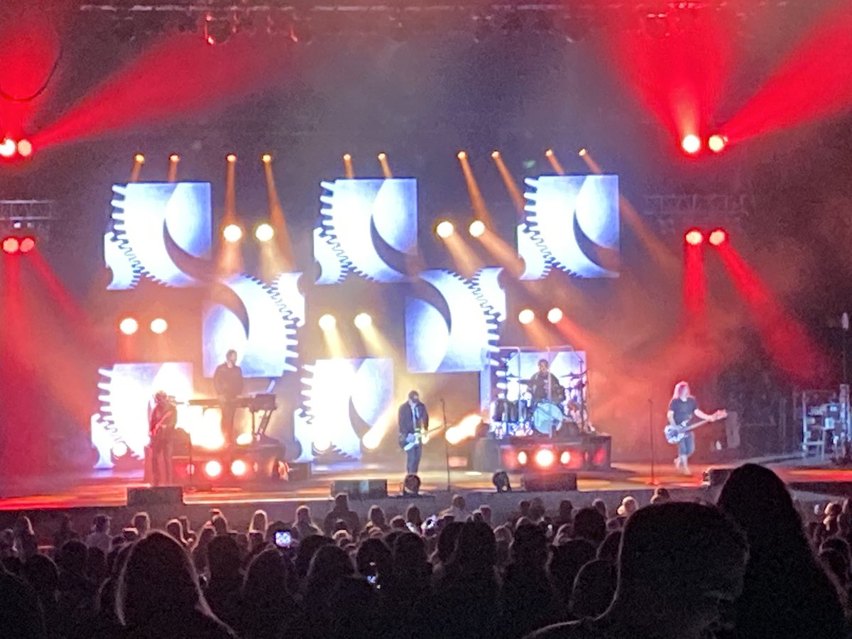 Amazing @googoodolls at the best venue @BankNHPavilion