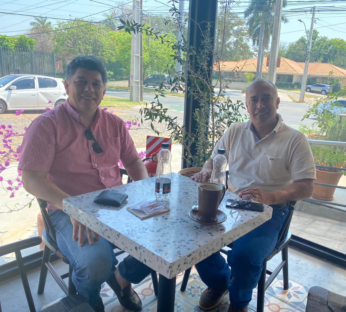 aprotecpy's tweet photo. Desde la Asociación de Profesionales Tecnológicos (APROTEC), es un gran honor dar la más cordial bienvenida al General (S.R.) Alcides Matto. Su destacada trayectoria militar, enriquecida por su formación en Estrategia y Tácticas Militares, Operaciones Especiales, ... https://t.co/e0x657Rj2M