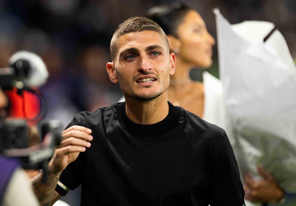 ActuFoot_'s tweet photo. Luis Enrique à Marco Verratti cet été, concernant l’hygiène de vie de ce dernier 😵 :

« Tu es le prototype du joueur que je déteste »

🗞️ @leparisiensport https://t.co/gMwaknDNMu