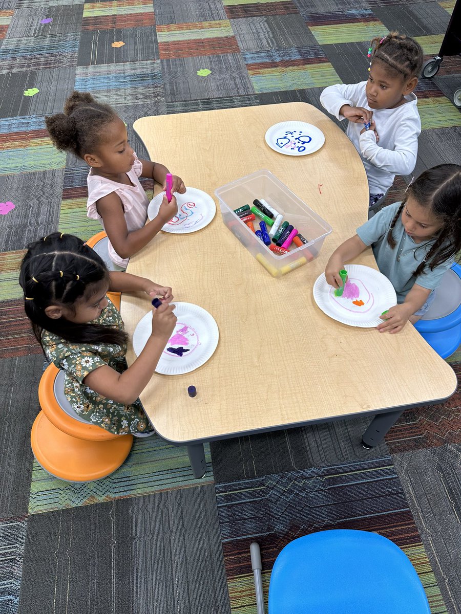 Little People Library Lady tweet media