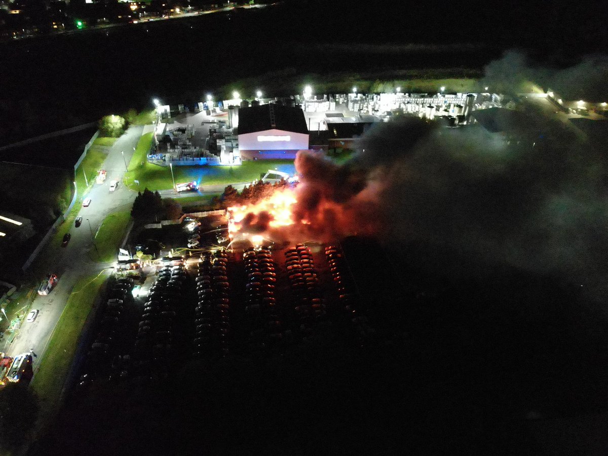 Tonight we have been assisting at a large fire in Blackburn. Six fire appliances and two aerial ladder platforms attended. The drone was used for situational awareness and potential fire spread. #Blackburn