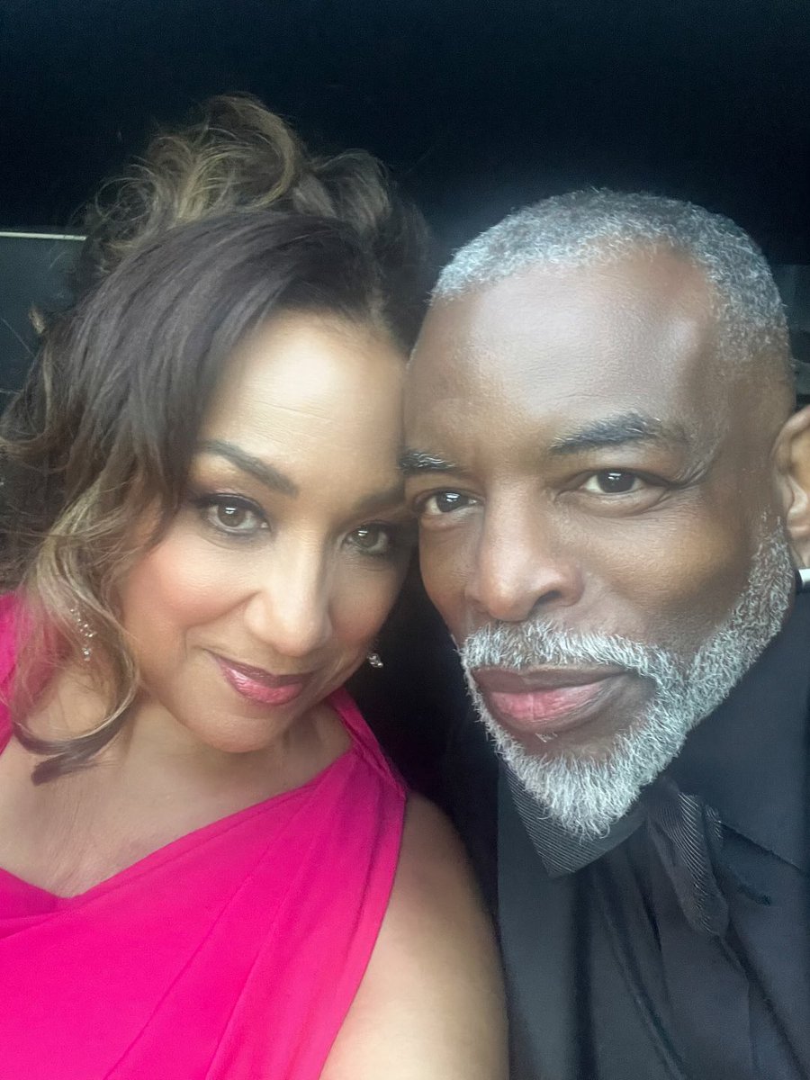 LeVar Burton tweet media