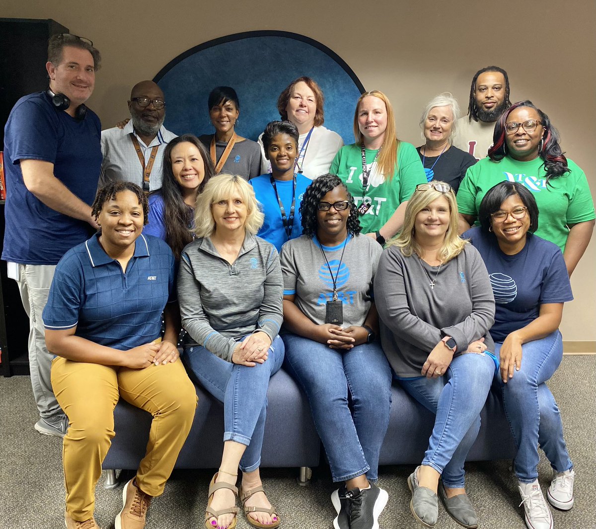 Rileysmommy's tweet photo. Serve customers First week ’23
The Experts/ Team WestSouth - Huntsville (Day 1)
#bcss #bcssfamily #SCFW #SCFW2023 #SCFW23 #lifeatatt #GBRM #GBRMfamily #Huntsville https://t.co/PJ9j65Hrcq