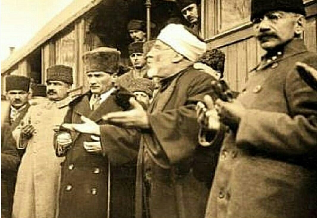 KaranliginKizi7's tweet photo. #ATATÜRKE DİL UZATAN
SAHTE #DİNDAR
SAHTEKAR #DİNCİ
#KANI #MAYASI BOZUK
#DİN #İSLAM ve #ATATÜRK DÜŞMANI OLAN #AK_İT ŞEREFSİZİNE
TÜRK MÜSLÜMAN ve İSLAMİ OLMAYAN BU #KRİPTO DEVŞİRMEYE ve TÜM #KRİPTO DEVŞİRMELERE BUNLARI GÖSTERİN ⬇️
2024-2025 #İSTİKLAL MAHKEMELERİ=İNGİLİZ İPİ? https://t.co/gqe0o8TJn2