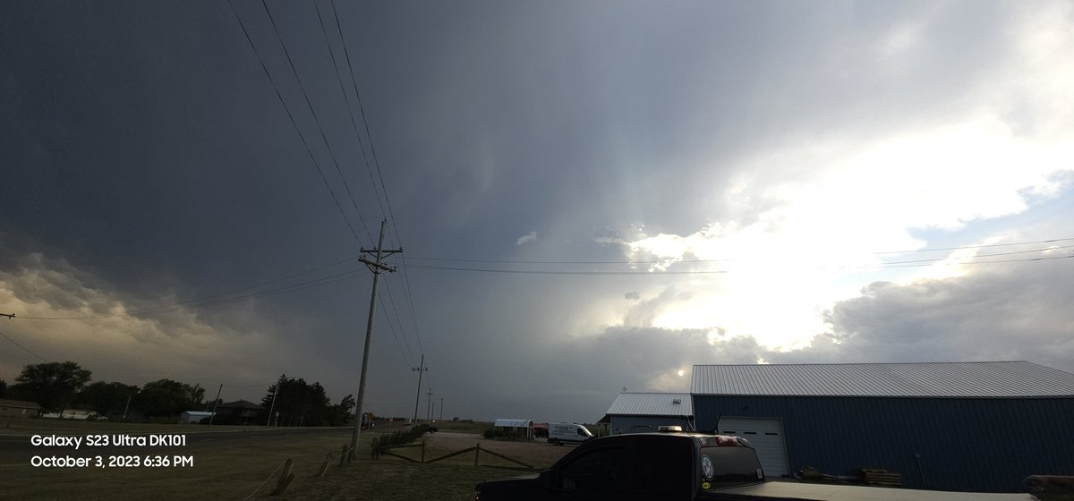 WengerJeffrey's tweet photo. In Holyrood KS looking at Warned storm #kswx #Ellsworthcounty @NWSWichita https://t.co/VwN5fn9HRp