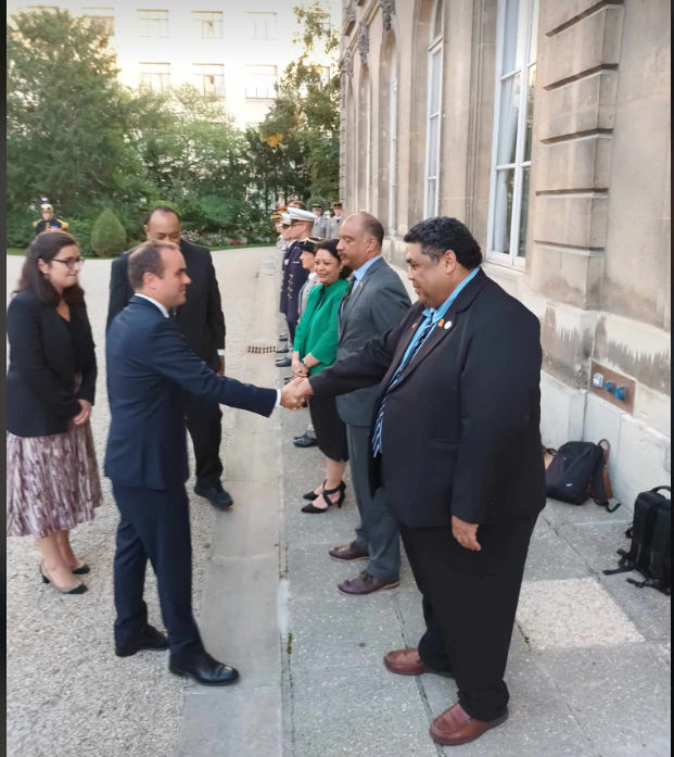 tongaportal's tweet photo. Prime Minister and Minister responsible for His Majesty’s Armed Forces meets French Minister of Defence
https://t.co/TFNZkk56Aq https://t.co/4b1vpcgA4D