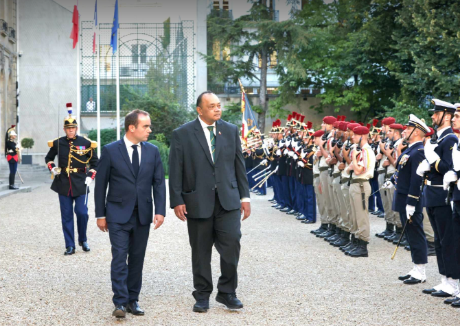 tongaportal's tweet photo. Prime Minister and Minister responsible for His Majesty’s Armed Forces meets French Minister of Defence
https://t.co/TFNZkk56Aq https://t.co/4b1vpcgA4D